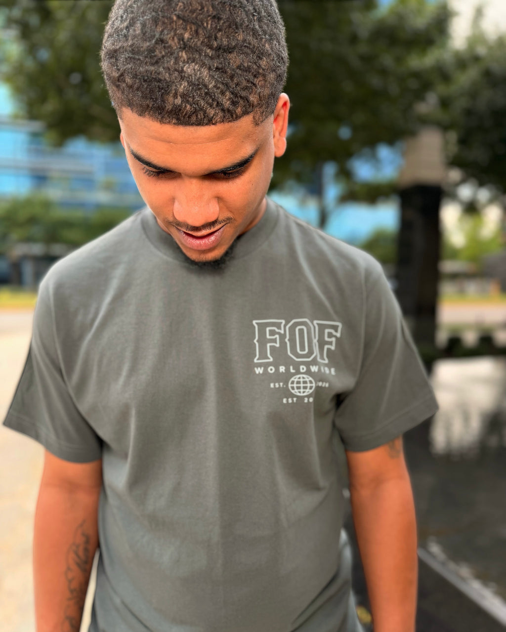 GRAY WORLDWIDE TEE